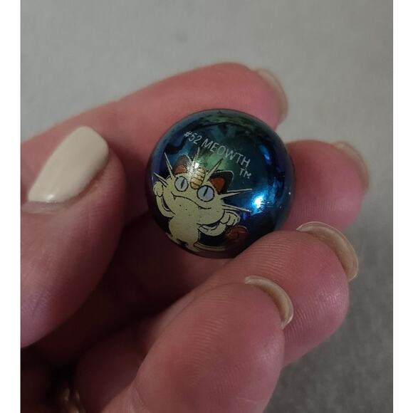 Pokemon Meowth 52 Marble First Edition Iridescent Holo Glass Vintage 2000 - Picture 2 of 7